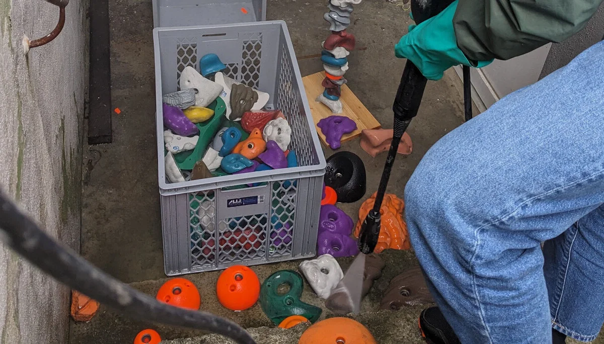 Nachspülen der Griffe | © Sebastijan Lokar