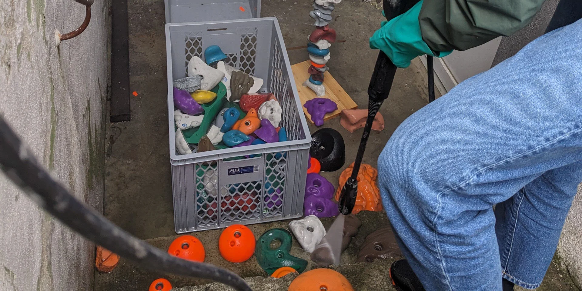 Nachspülen der Griffe | © Sebastijan Lokar