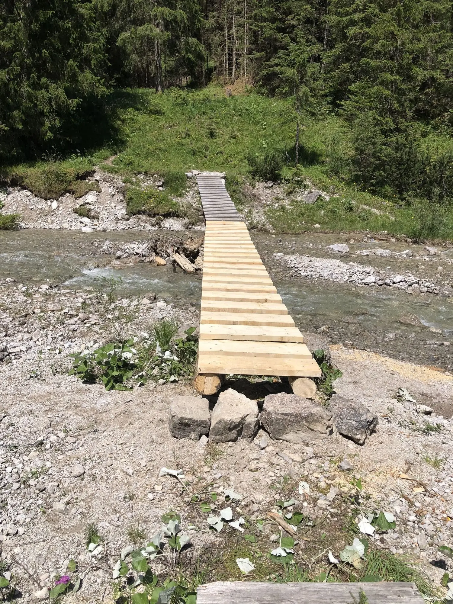 Überqueren des Weißenbacvhes wieder möglich | © G. Baumann