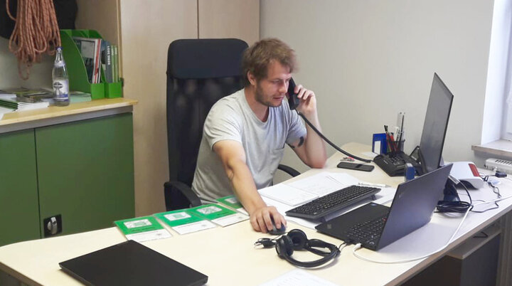Philip Schaal betreut die Geschäftsstelle der DAV-Sektion Dillingen | © DAV Dillingen